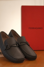 Load image into Gallery viewer, Black Ferragamo Drivers