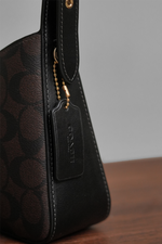 Load image into Gallery viewer, Coach Signature Bag
