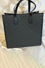 Load image into Gallery viewer, MICHAEL KORS MAPLE LARGE TOTE CORSSBODY BLACK MONO BAG
