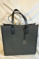 Load image into Gallery viewer, MICHAEL KORS MAPLE LARGE TOTE CORSSBODY BLACK MONO BAG
